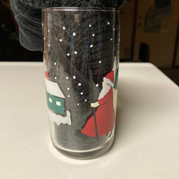 Vintage Anchor Hocking Christmas Glass Tumblers 12 oz. SANTA (1988)  7-Pc Set - Picture 7 of 11